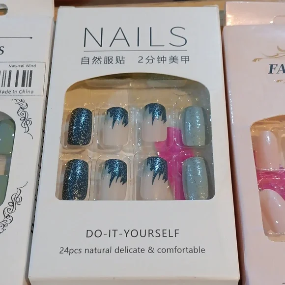 Assorted False Nails Set Of 8 - Picture 3 of 8